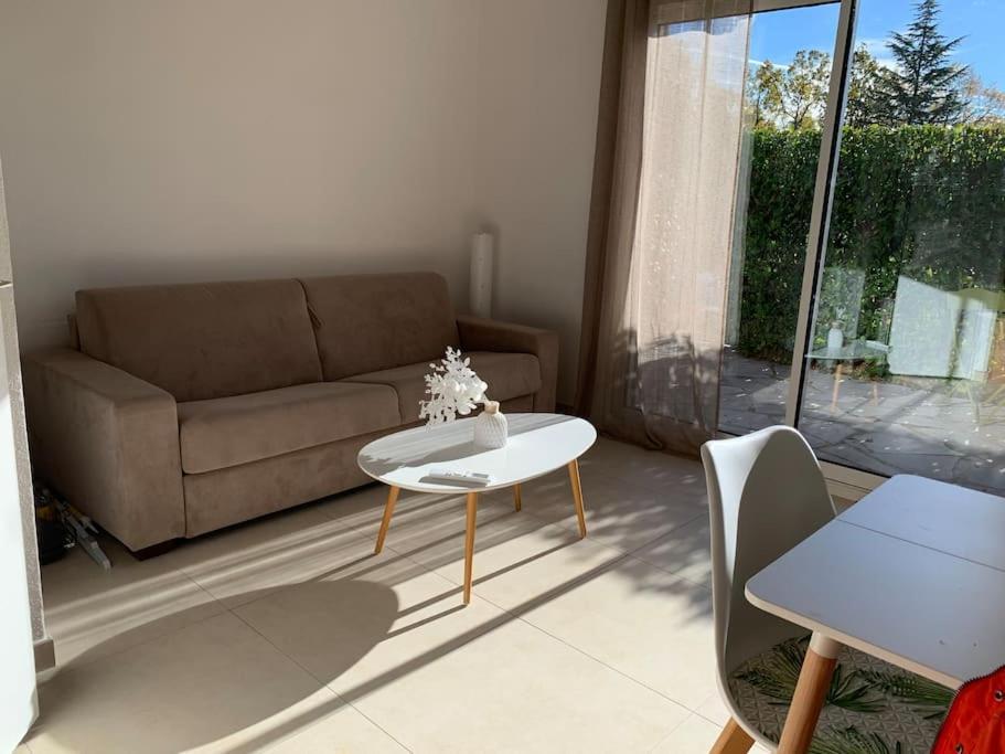 Maisonnette Dans Belle Residence Saint-Vallier-de-Thiey ภายนอก รูปภาพ